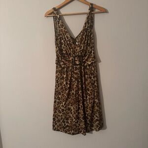 Chic Leopard Print V-Neck Dress